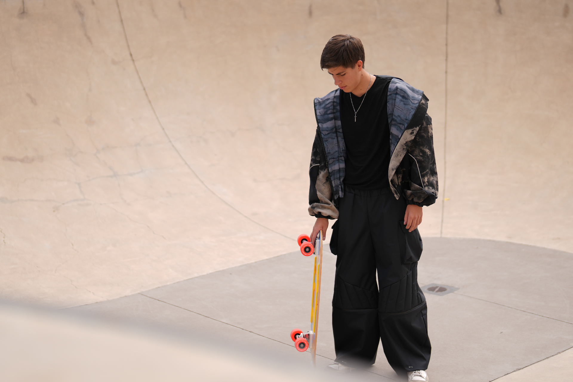 SK.Studios — skater en el bowl