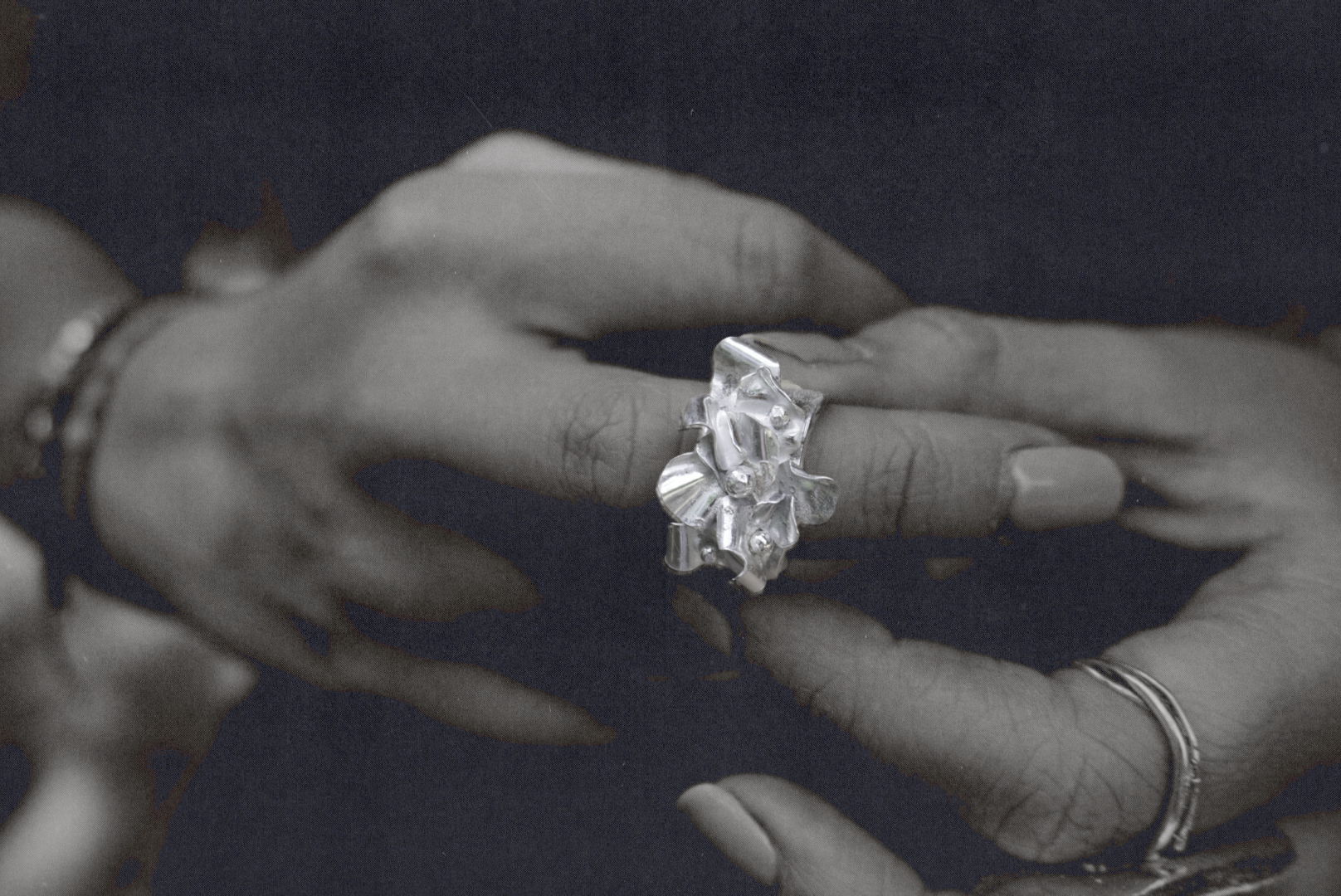 Anillo escultórico en plata — MPL Jewelry